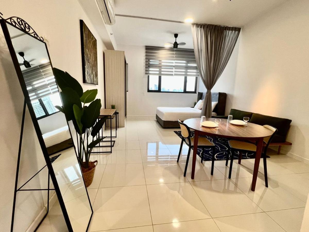 Chambers Serviced Suites Klcc By Cozy Stay Kuala Lumpur Exteriör bild